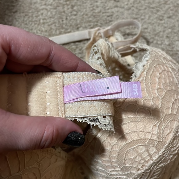 NWOT 34B Bra - Picture 2 of 4